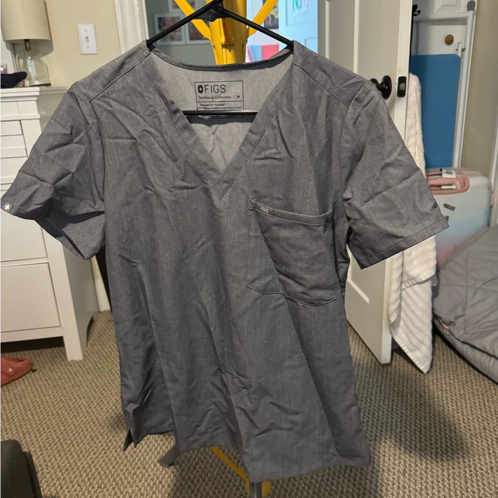 Figs Graphite Catarina Scrub top